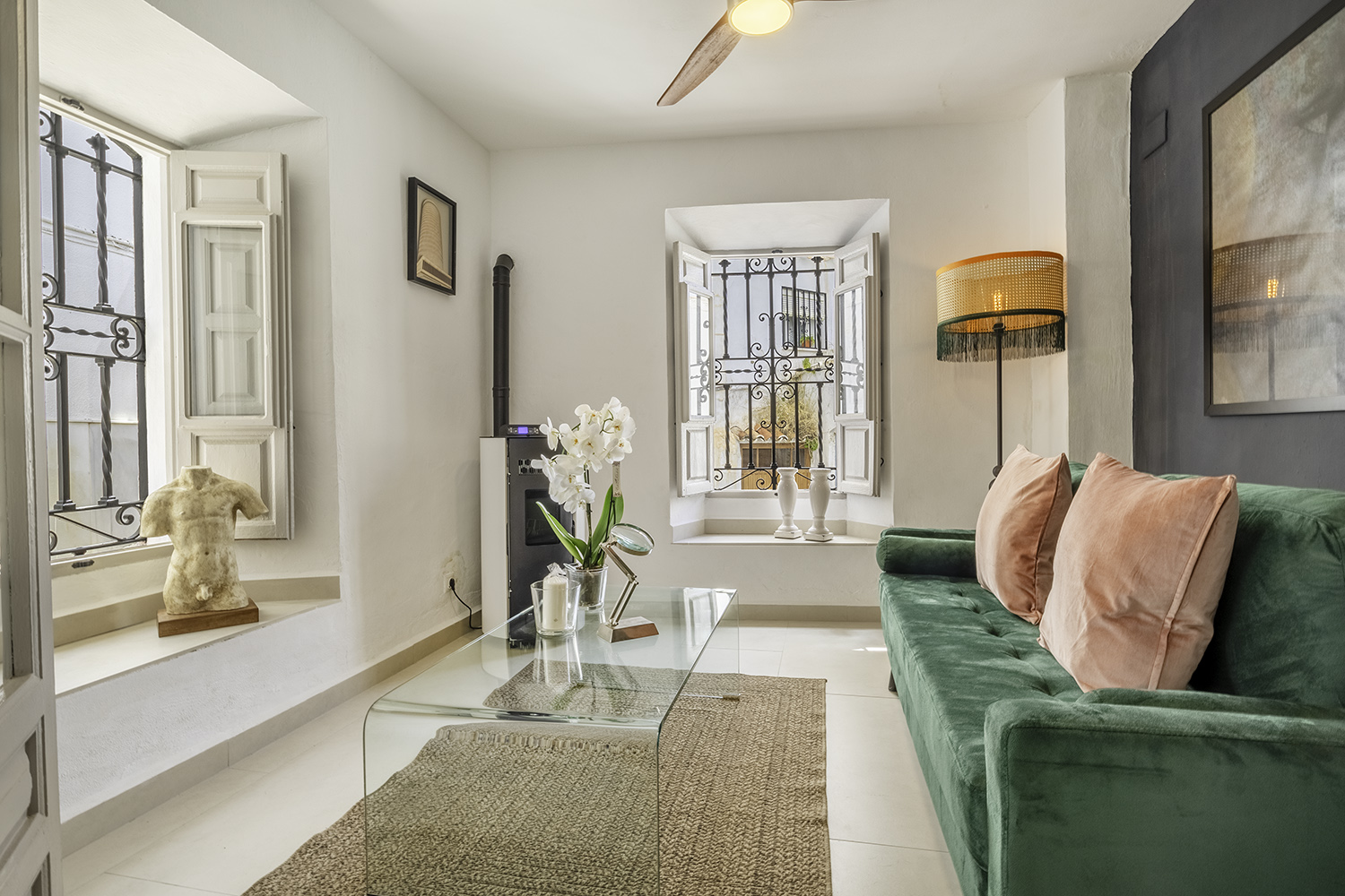 The shared sitting room near the entrance.